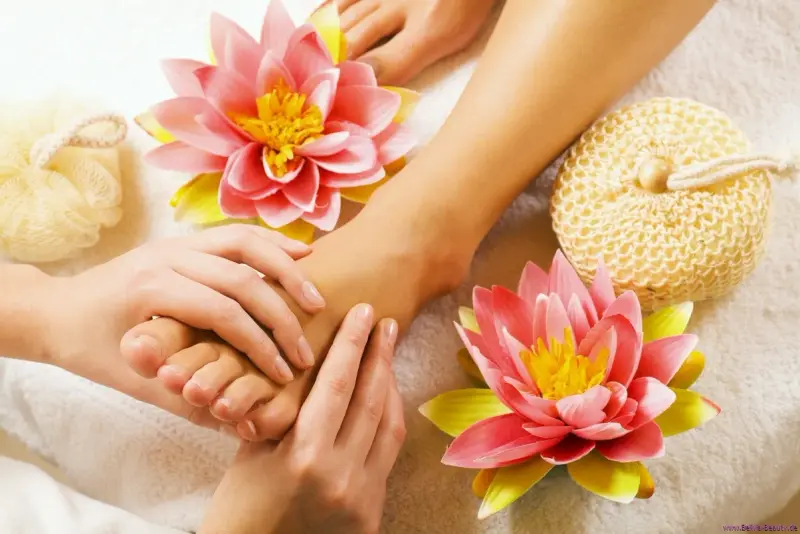 Full Body Massage with Shirodhara & Pinda Sweda